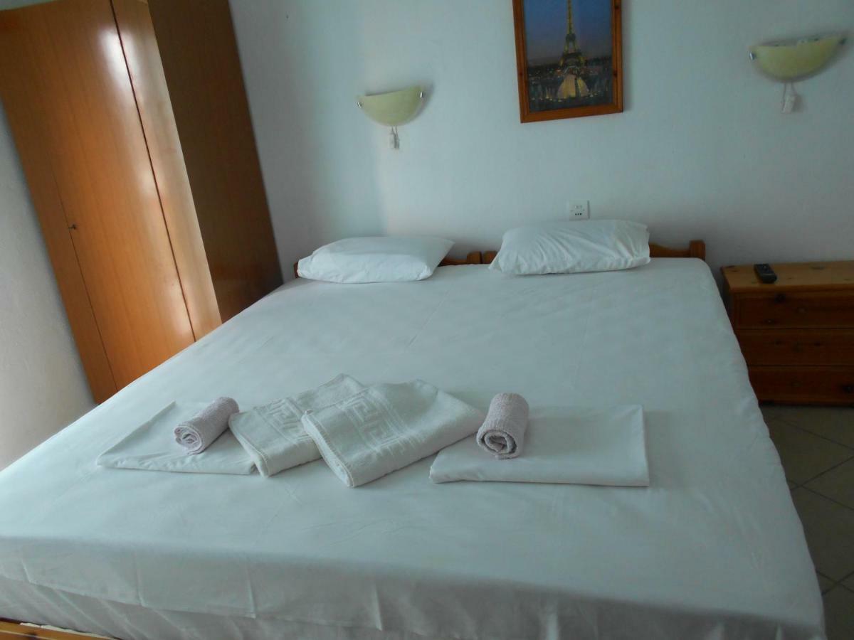 Appartement Haus Dusseldorf à Potos Extérieur photo